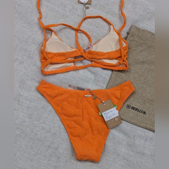 BNWT / Berlook / Small /Medium / Large / XL /Floral Jacquard Bikini Set - Picture 2 of 2